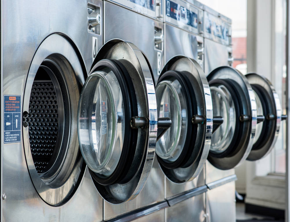 Lavatur y las ventajas de las lavanderías autoservicio
