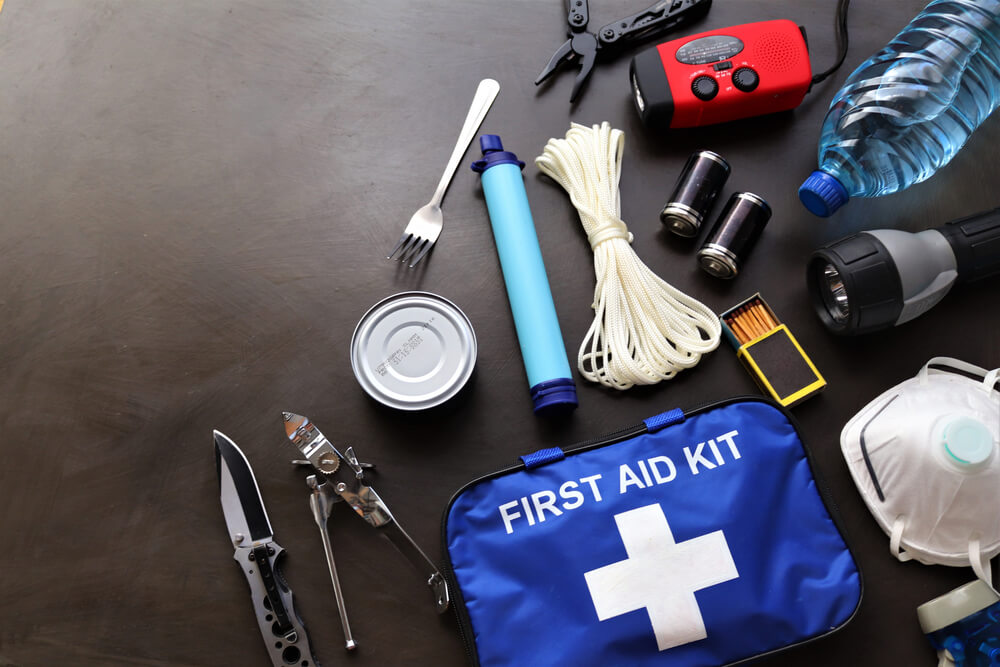 El kit de emergencia que siempre debes llevar en tu coche